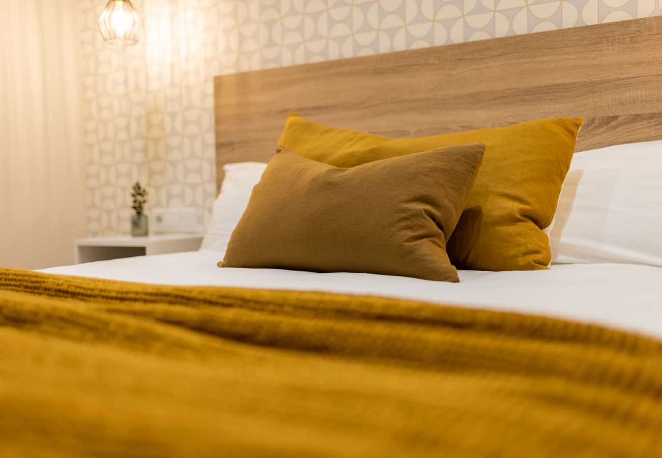 Appartement in Valencia - The Sea Rooms VI | AC & WIFI | 15 min Playa