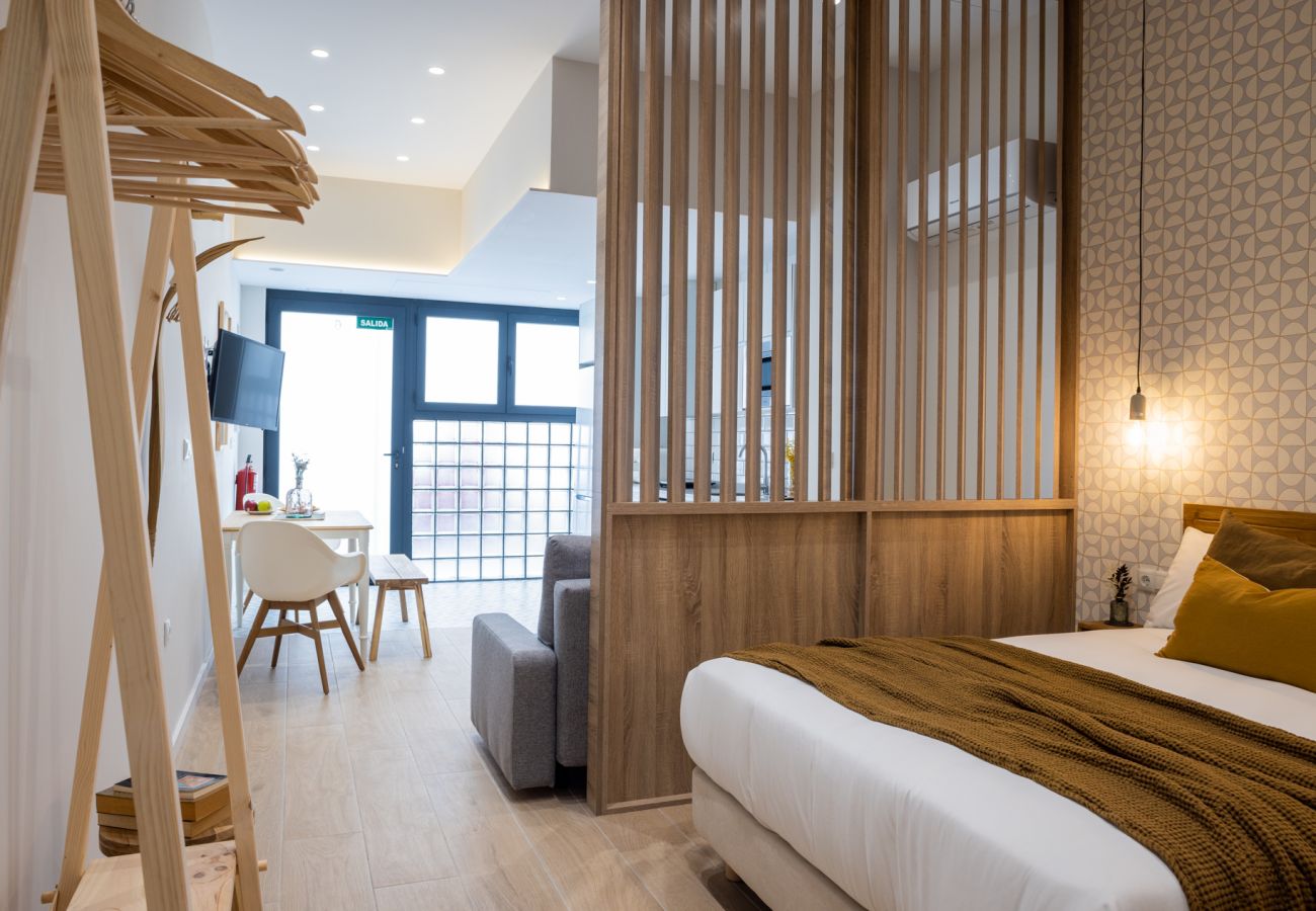 Appartement in Valencia - The Sea Rooms VI | AC & WIFI | 15 min Playa