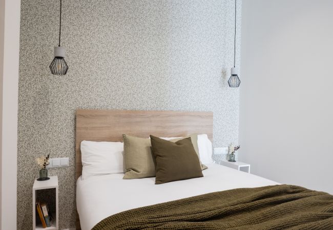 Appartement in Valencia - The Sea Rooms VIII | AC & WIFI | 15 min Playa
