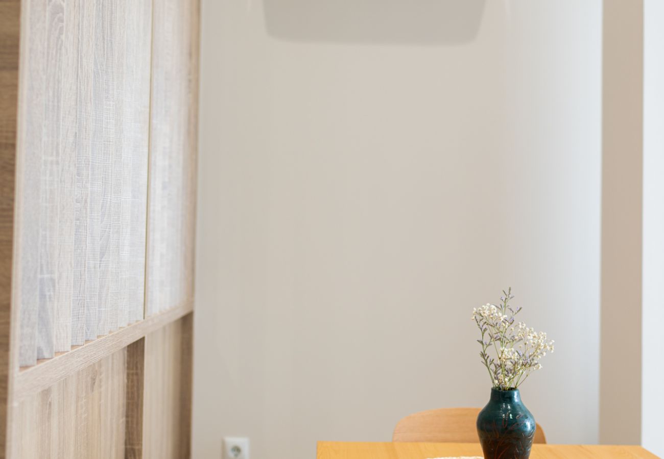 Appartement in Valencia - The Sea Rooms IX | AC & WIFI | 15 min Playa