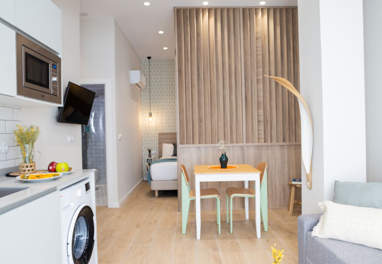 Appartement in Valencia - The Sea Rooms IX | AC & WIFI | 15 min Playa