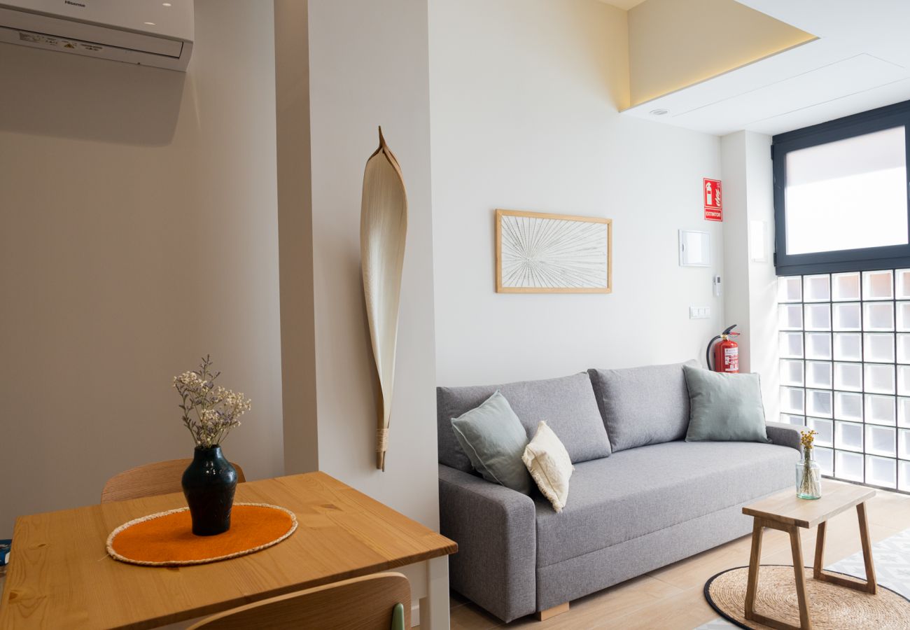 Appartement in Valencia - The Sea Rooms IX | AC & WIFI | 15 min Playa