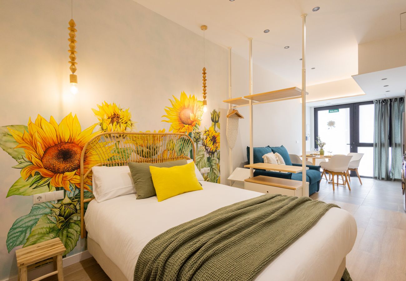 Studio in Valencia - Turia Park Loft II | 4 Viajeros | AC and WiFi | Near ZOO