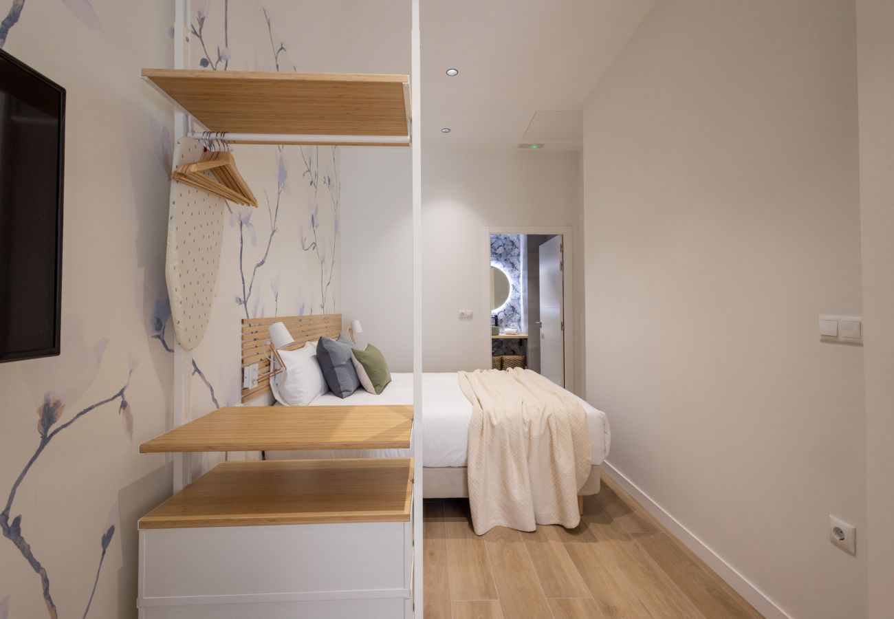 Studio in Valencia - Turia Park Loft III | 4 Viajeros | AC and WiFi | Near ZOO
