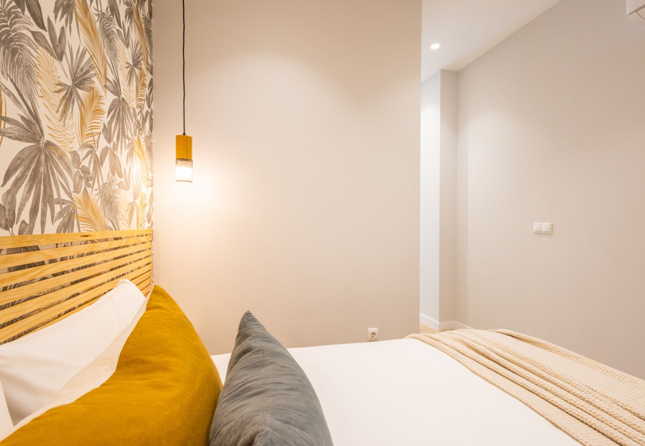Appartement in Valencia - The Sea Rooms XIII | AC & WIFI | 15 min Playa