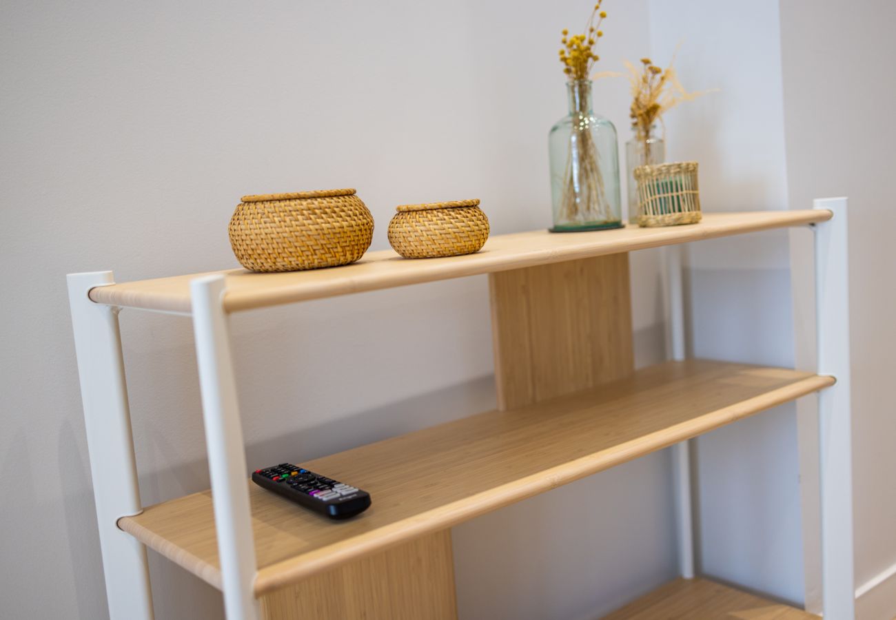 Appartement in Valencia - The Sea Rooms XIII | AC & WIFI | 15 min Playa