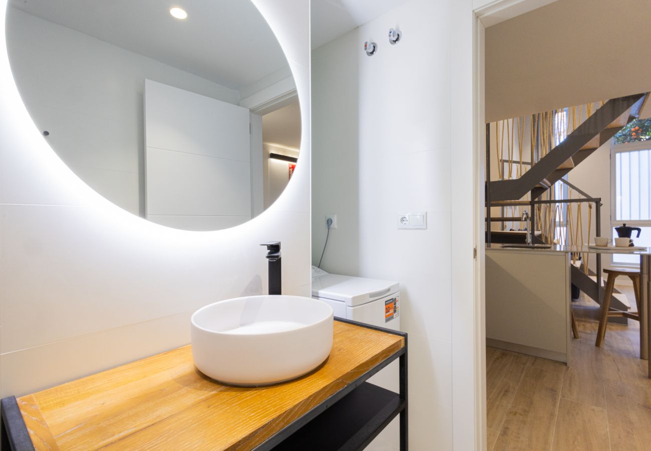 Appartement in Valencia - Pirate Duplex III | 4 Viajeros | AC WiFi | 15 min Oceanografic