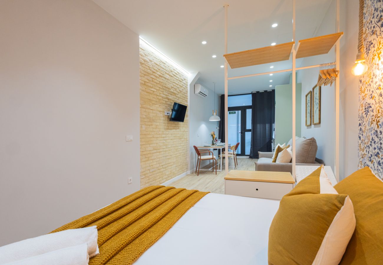 Appartement in Valencia - Olive Loft II | AC and WIFI | 10 min City Center