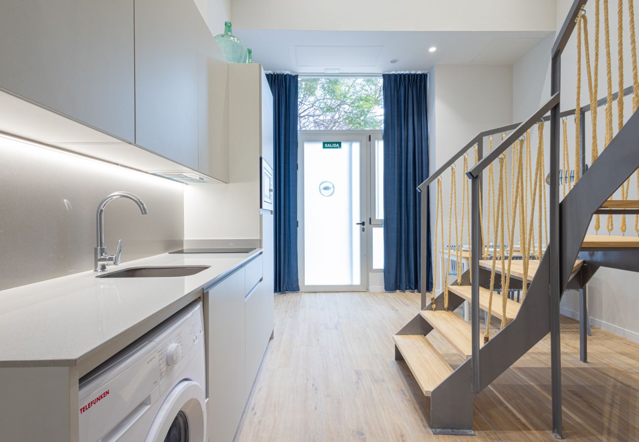 Appartement in Valencia - Pirate Duplex VIII | 4 Viajeros | AC WiFi | 15 min Oceanografic