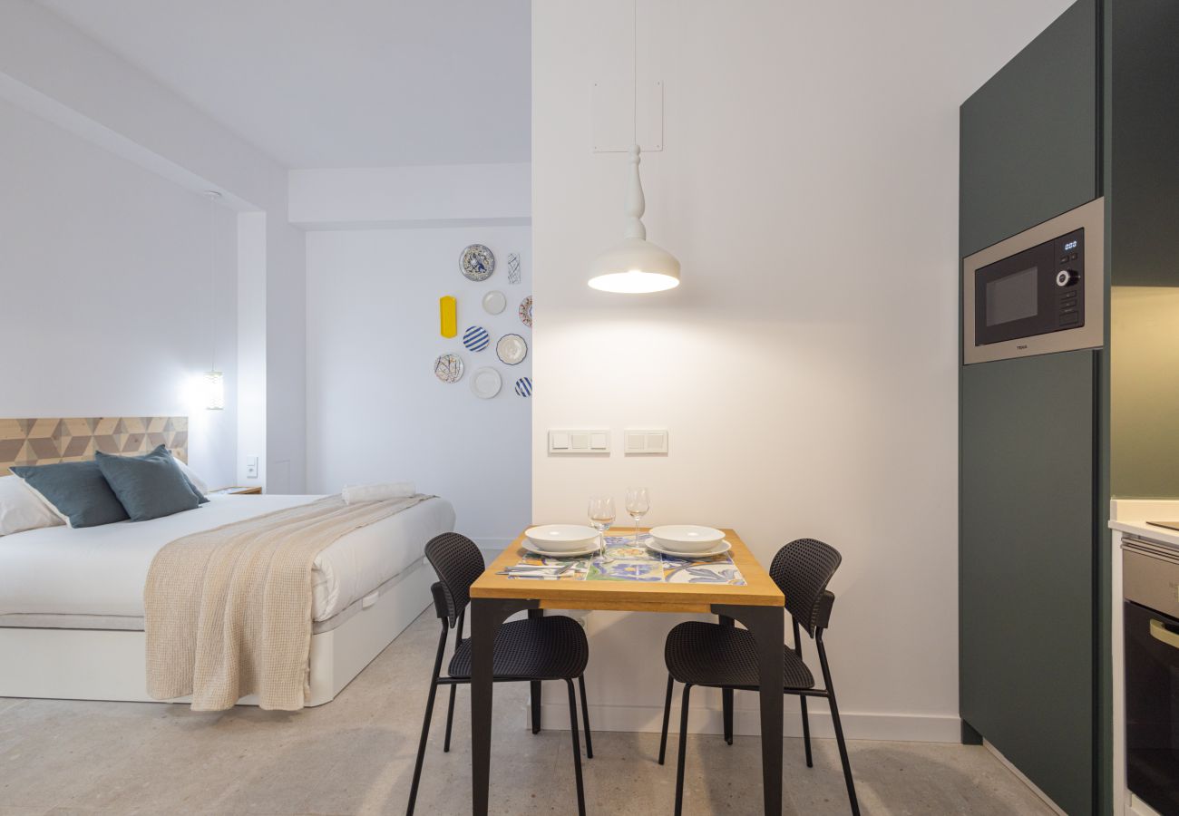 Appartement in Valencia - The Sorolla Apartment V | AC & WiFi | 4 Viajeros