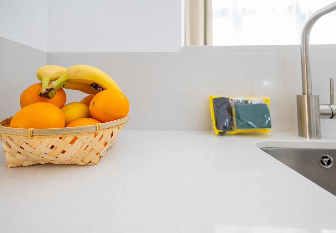 Appartement in Valencia - The Sorolla Apartment V | AC & WiFi | 4 Viajeros