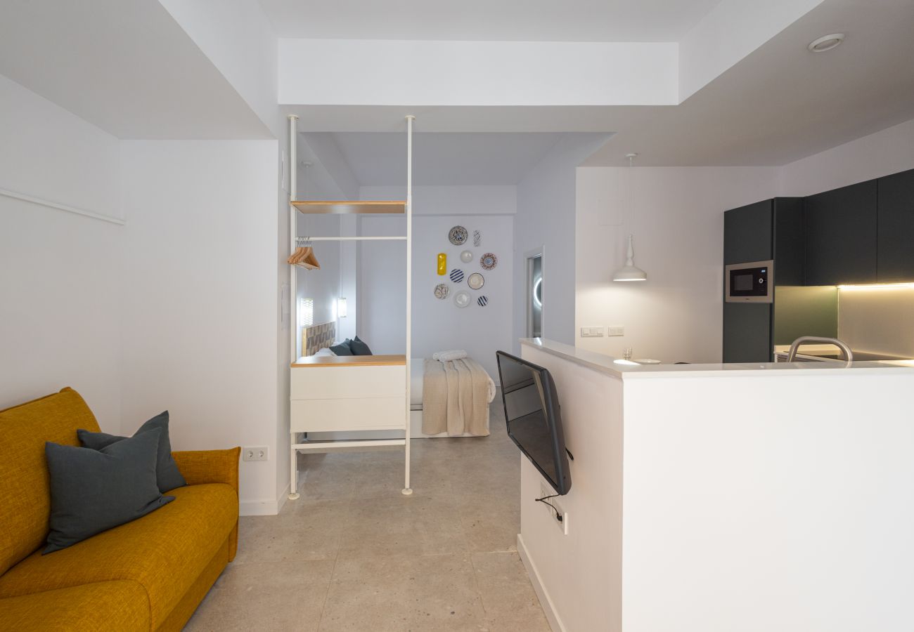 Appartement in Valencia - The Sorolla Apartment V | AC & WiFi | 4 Viajeros
