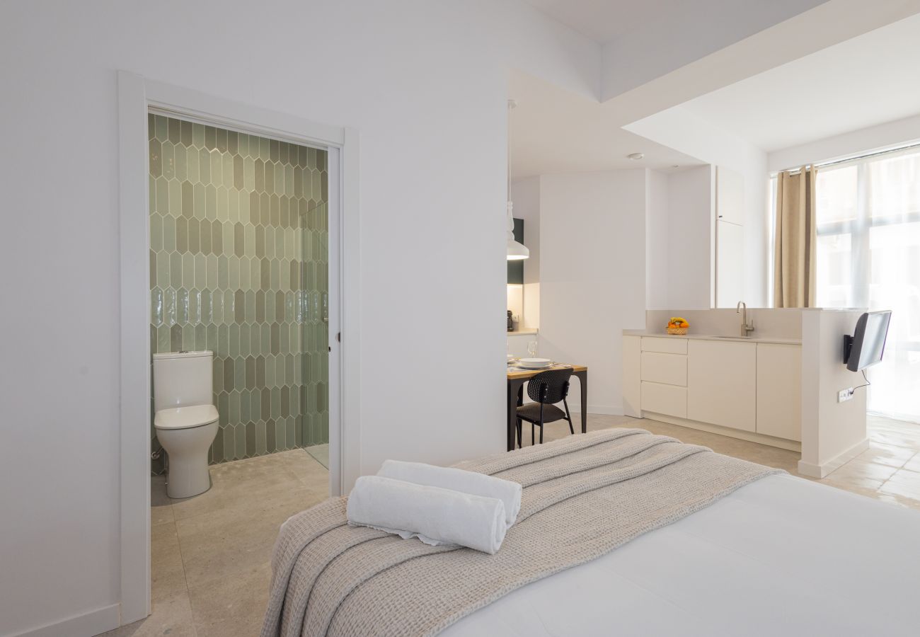 Appartement in Valencia - The Sorolla Apartment V | AC & WiFi | 4 Viajeros