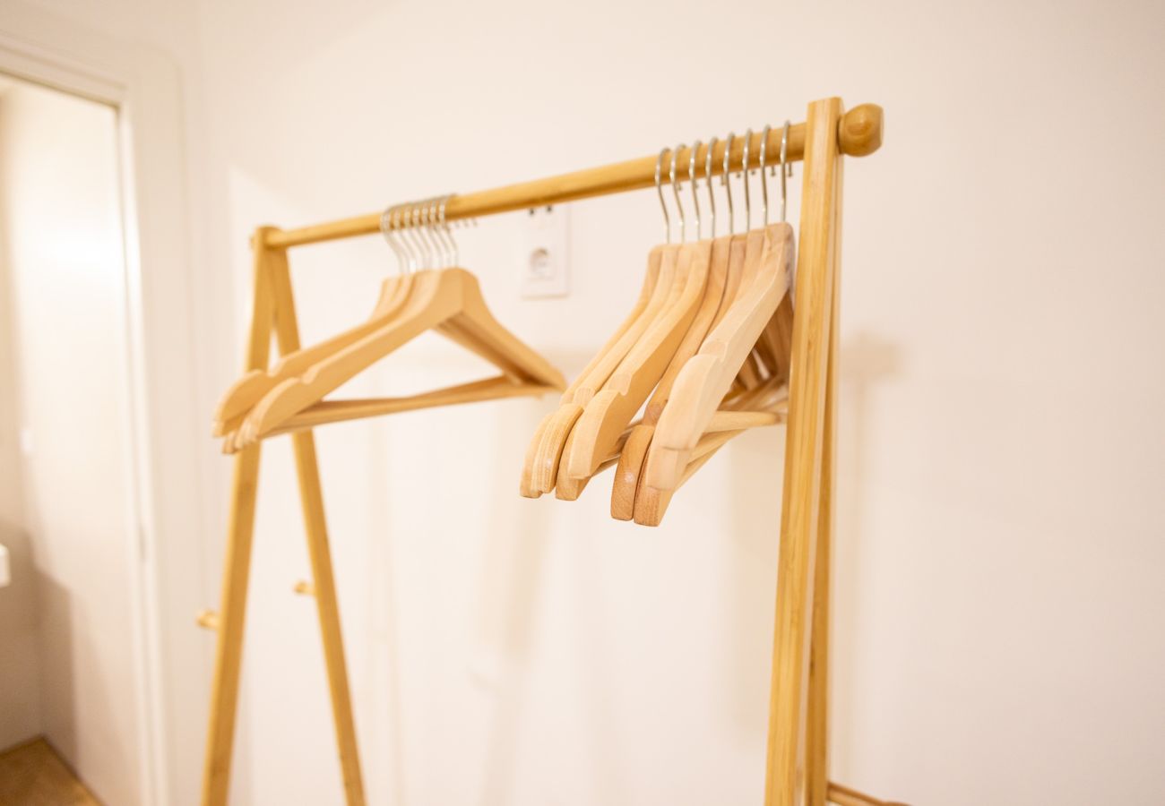 Appartement in Valencia - Maritim Studios II | 4 Viajeros | AC-WIFI | Near Beach