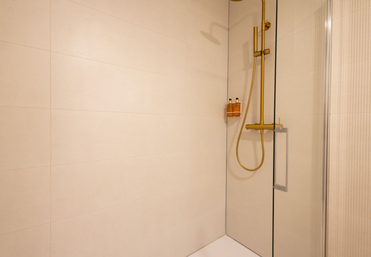 Appartement in Valencia - Maritim Studios I | 4 Viajeros | AC-WIFI | Near Beach