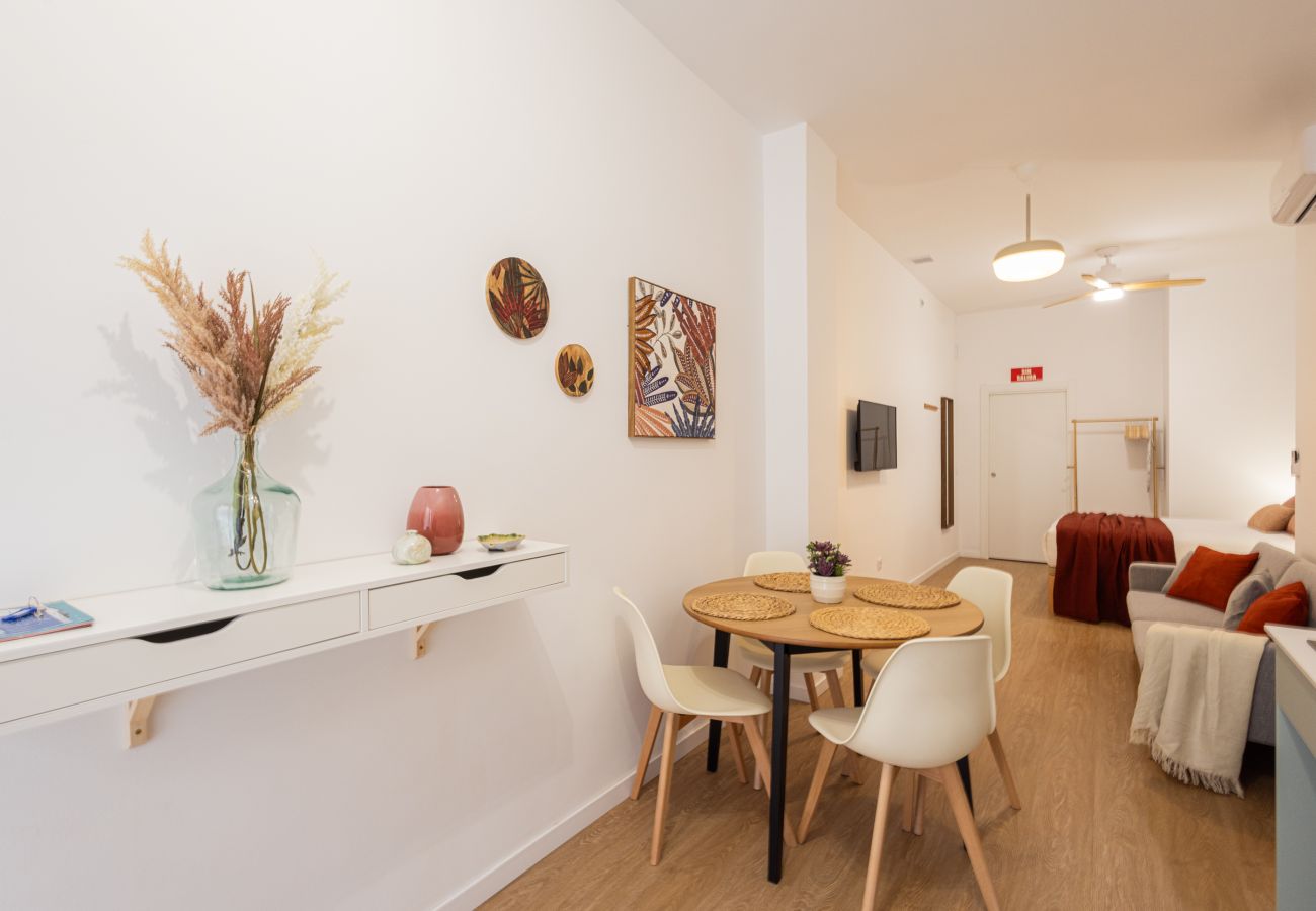 Appartement in Valencia - Maritim Studios I | 4 Viajeros | AC-WIFI | Near Beach