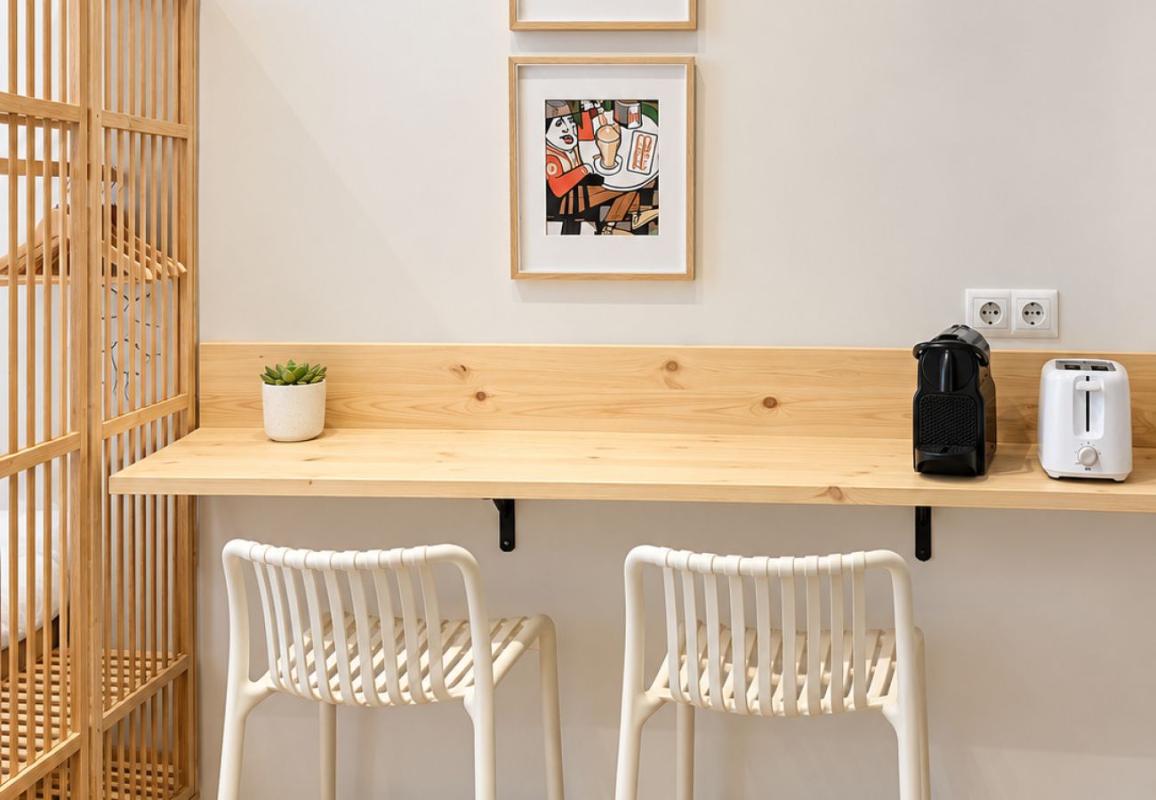 Appartement in Valencia - Beach Apartment | 1BR | 2 Guests | AC & WIFI