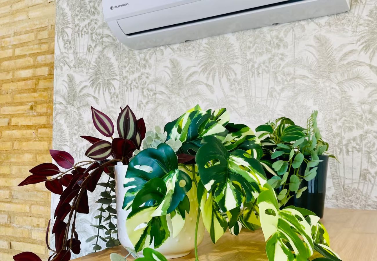 Appartement in Valencia - Beach Apartment | 1Hab | 3 Viajeros| AC & WIFI