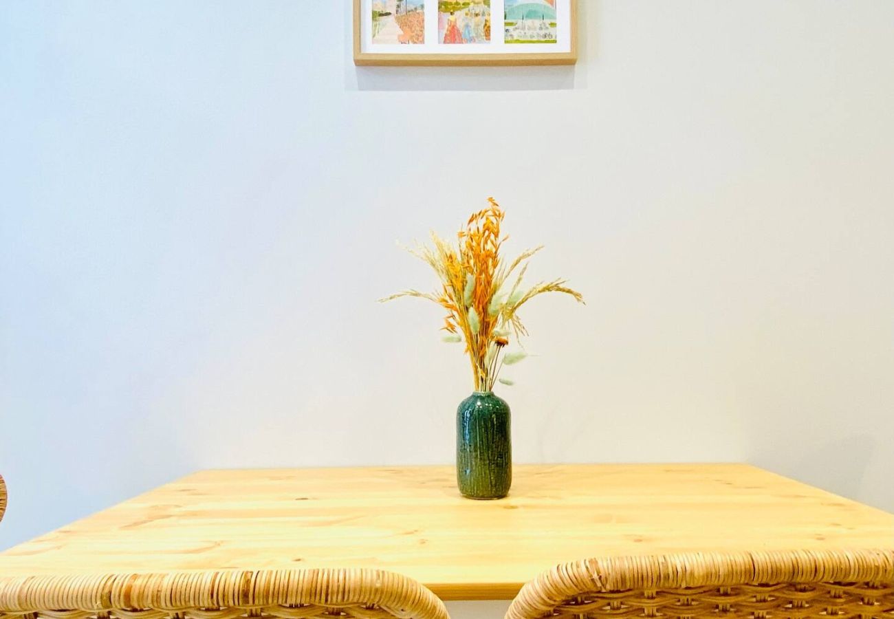 Appartement in Valencia - Beach Apartment | 1 HAB | 4 Viajeros | AC & WIFI