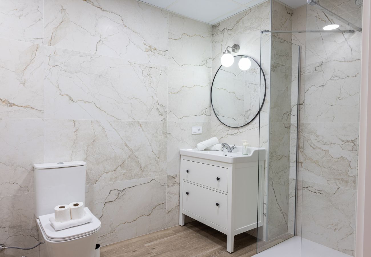 Appartement in Valencia - Valencia Urban Suite XI | 4 Viajeros | A/C & Wi-Fi | Cerca del Centro
