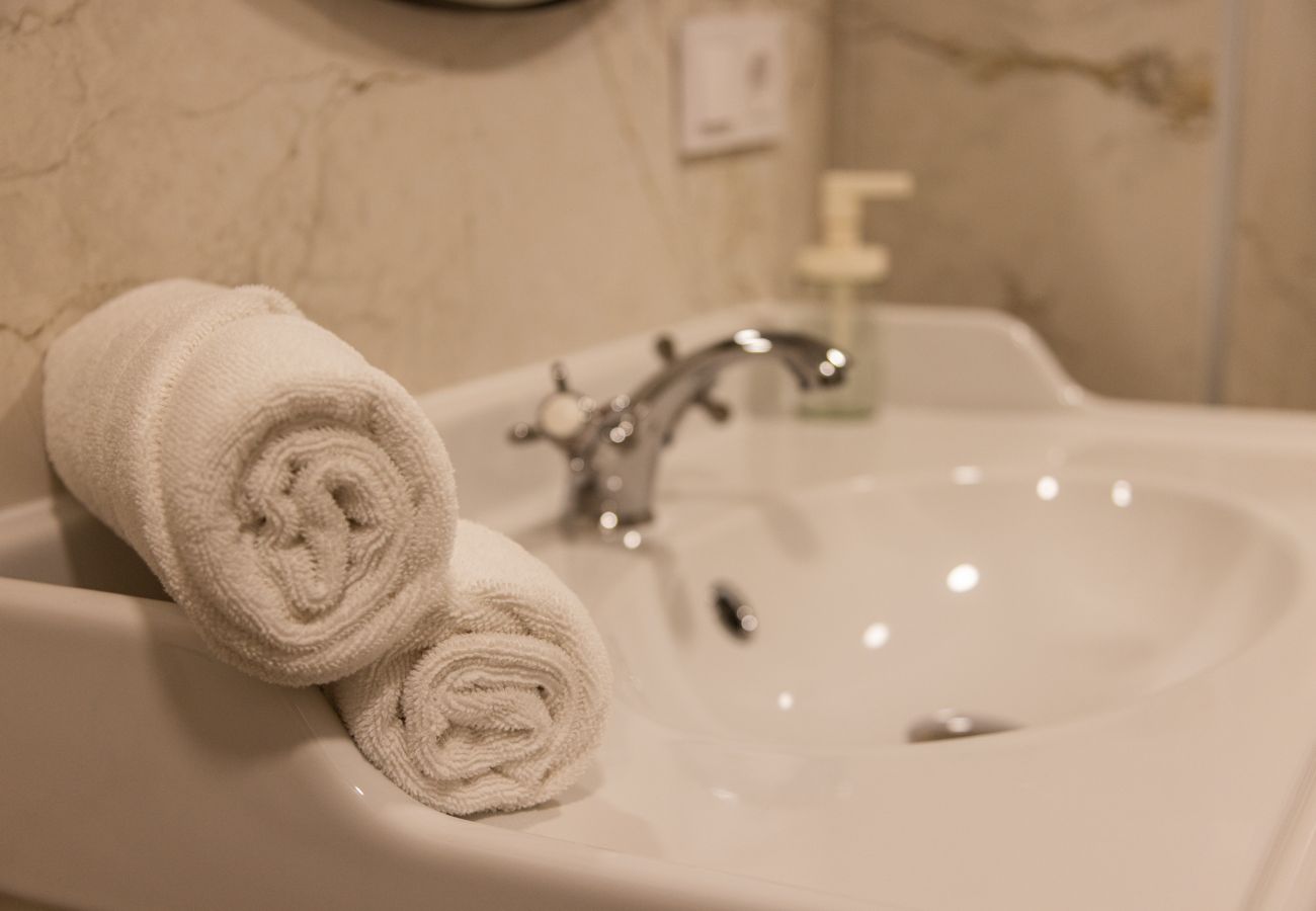Appartement in Valencia - Valencia Urban Suite XI | 4 Viajeros | A/C & Wi-Fi | Cerca del Centro