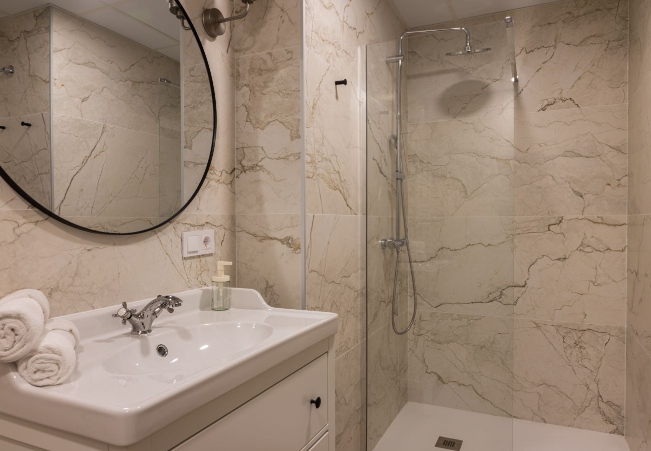 Appartement in Valencia - Valencia Urban Suite XII | 4 Viajeros | A/C & Wi-Fi | Cerca del Centro